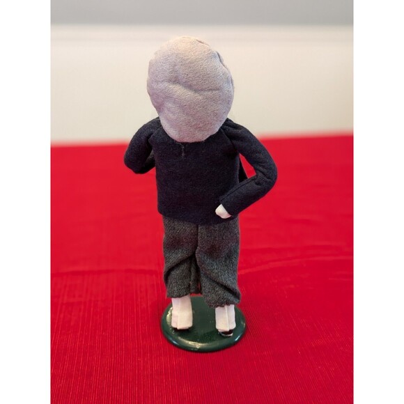 Byers'‎ Choice Caroler Man Holding Santa Flyer Vtg 1997 Retired Christmas Rare - Picture 2 of 7